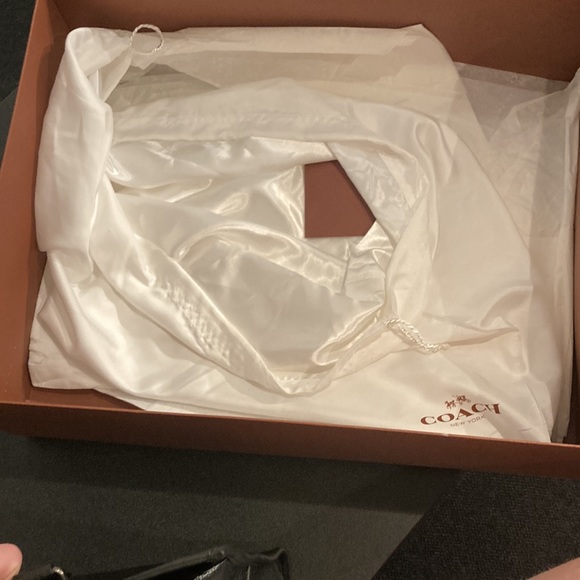 Coach Handbag - Picture 8 of 9